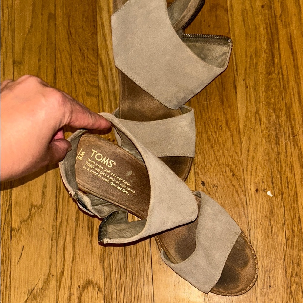 Toms Majorca Sandals with Chunky Heel and Wide Straps